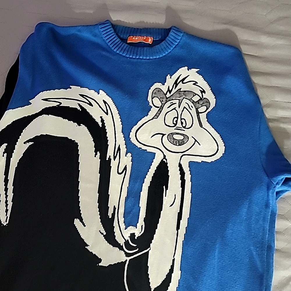 3XL  Mens Sweater ,  Pepe` Le Pew Crewneck